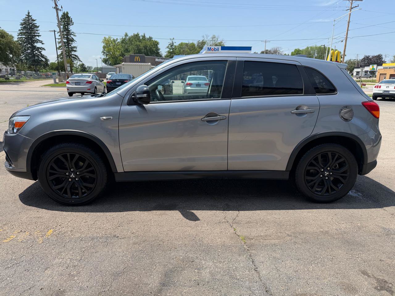 Used 2017 Mitsubishi Outlander Sport ES AWD/4WD image 6