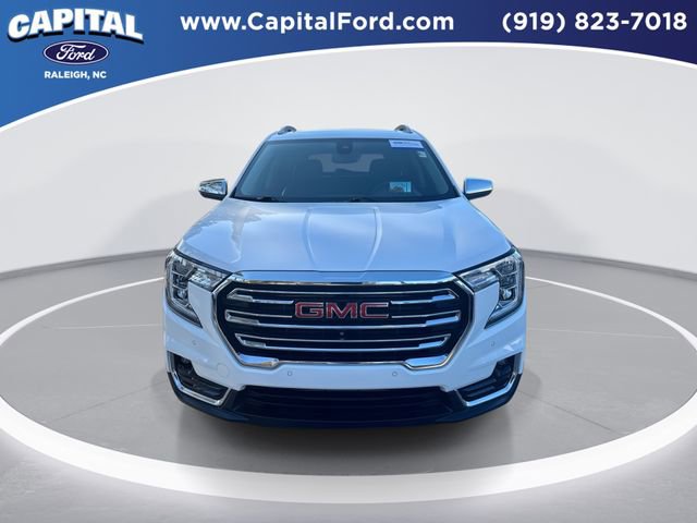Used 2023 GMC Terrain SLT w/ Tech Package image 3