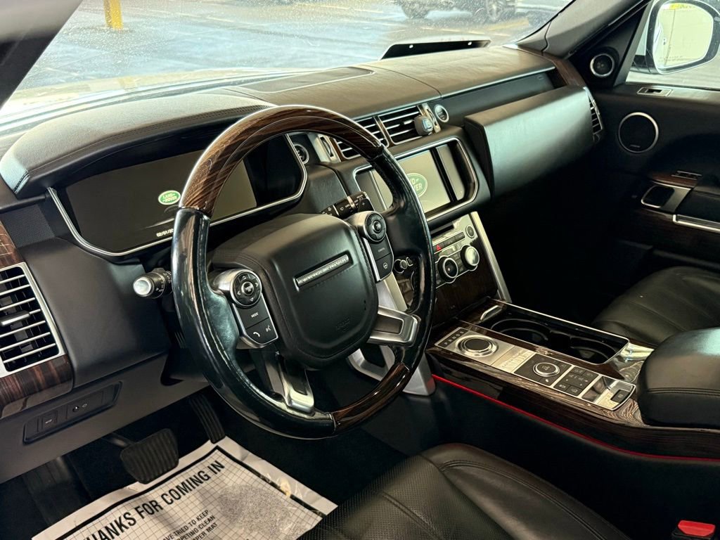 Used 2016 Land Rover Range Rover HSE image 2