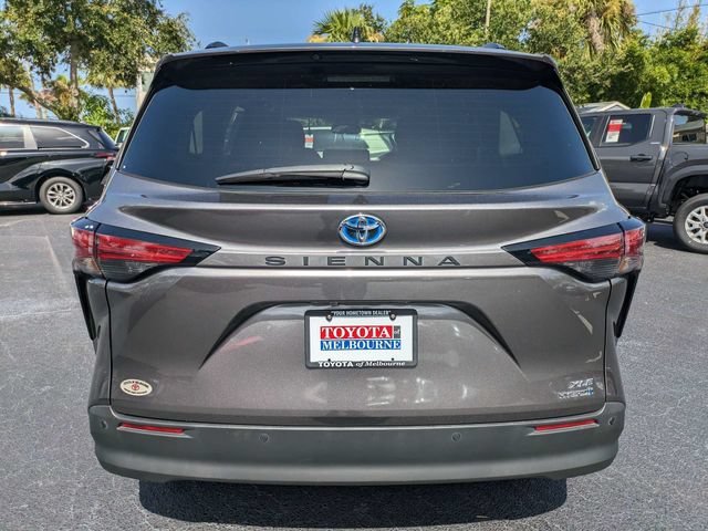 Used 2022 Toyota Sienna XLE FWD image 4