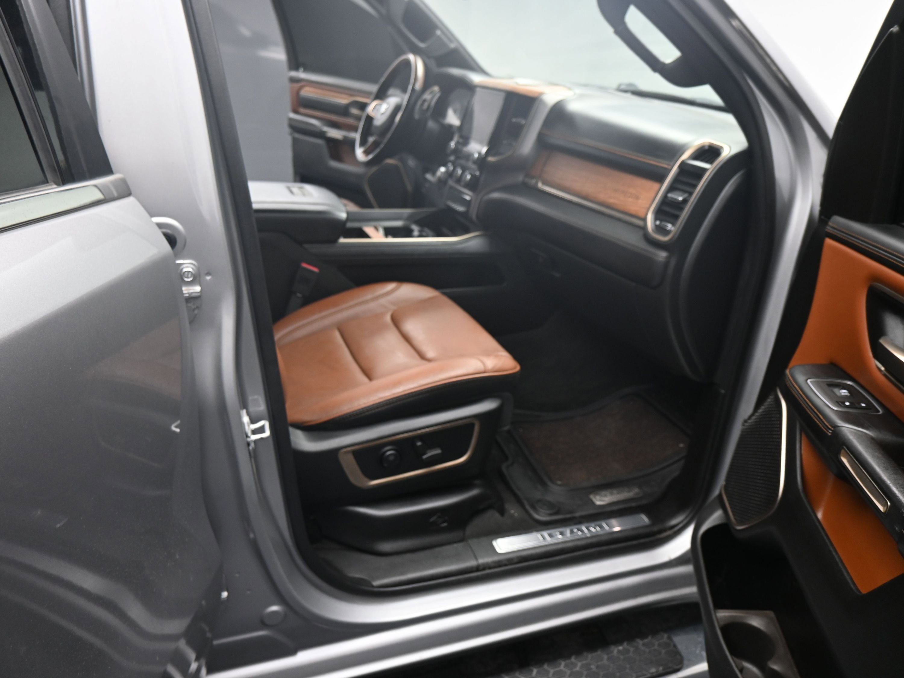 Used 2022 RAM 1500 Limited w/ Body Color Bumper Group image 20