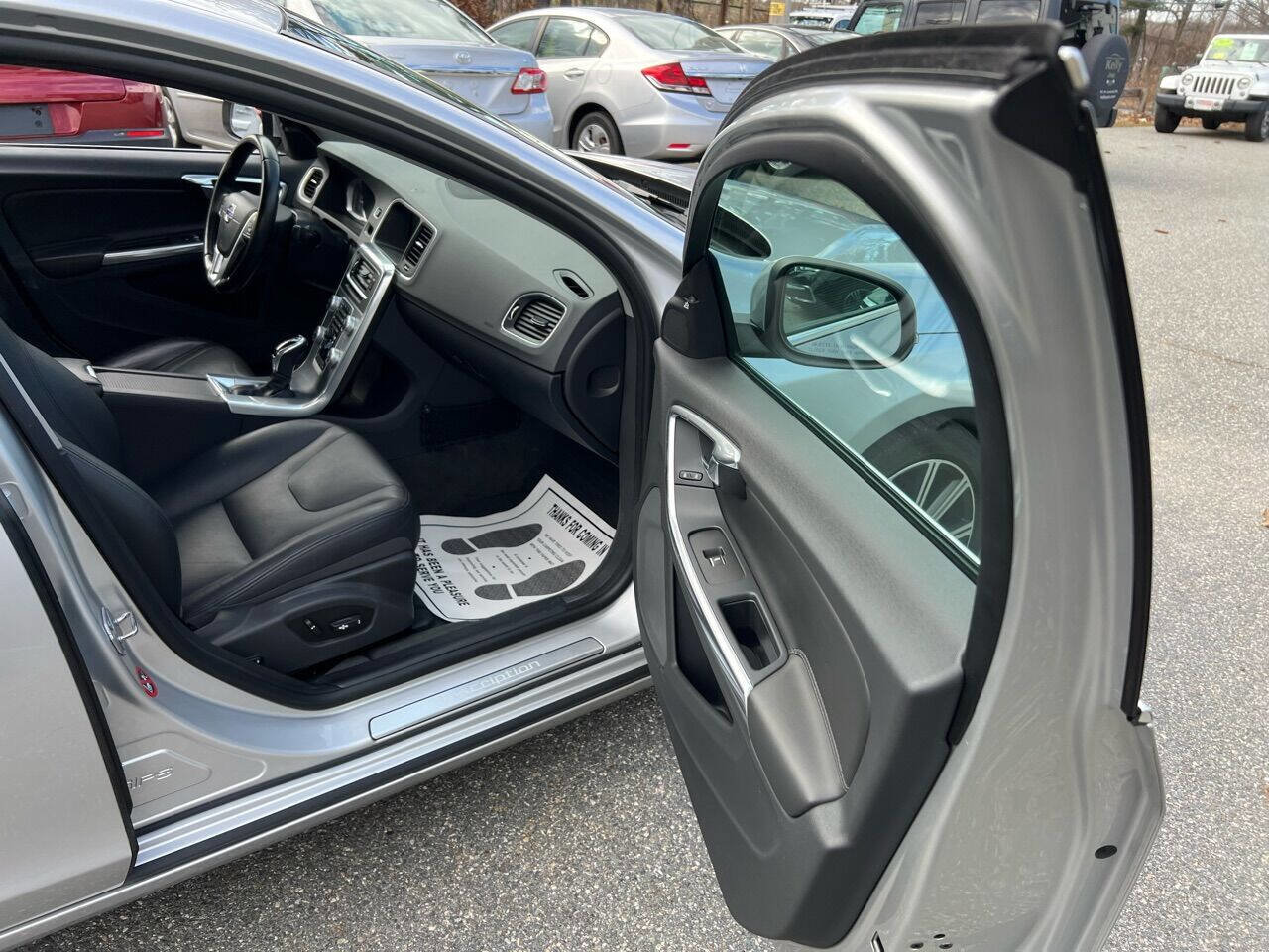 Used 2018 Volvo S60 T5 Inscription image 9