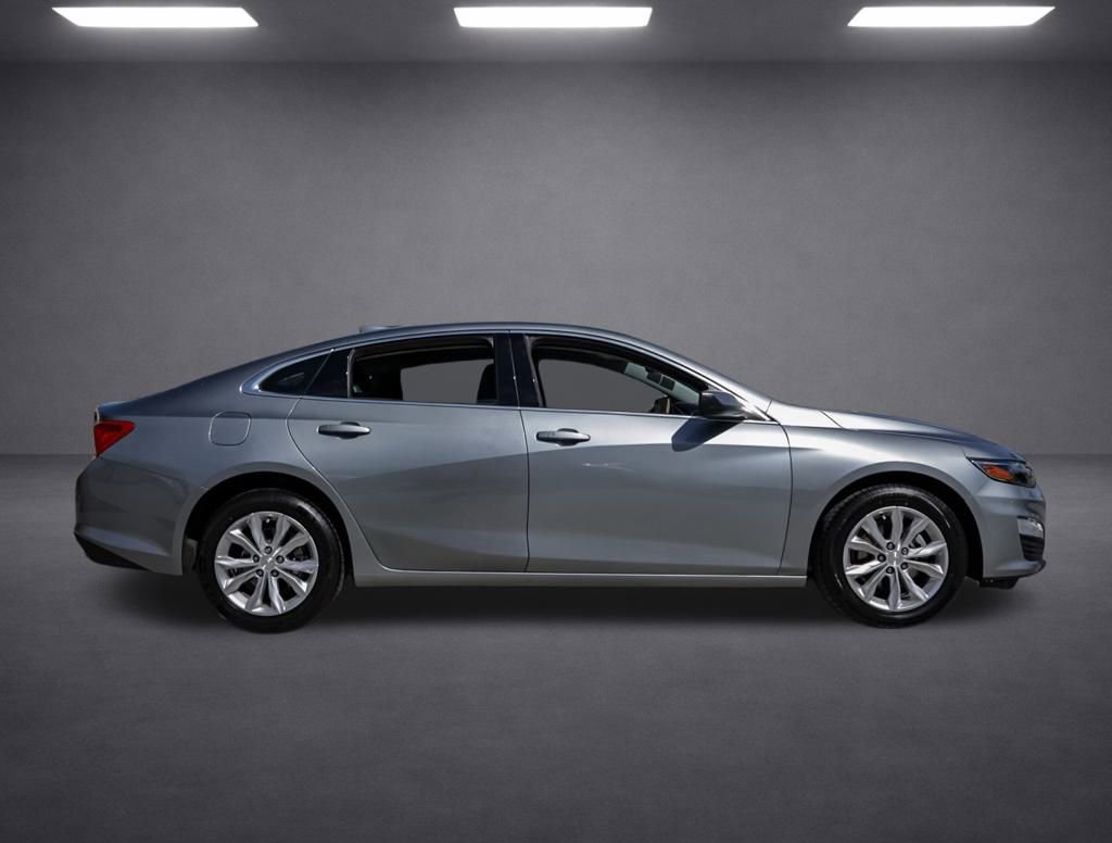 Used 2024 Chevrolet Malibu LT image 3