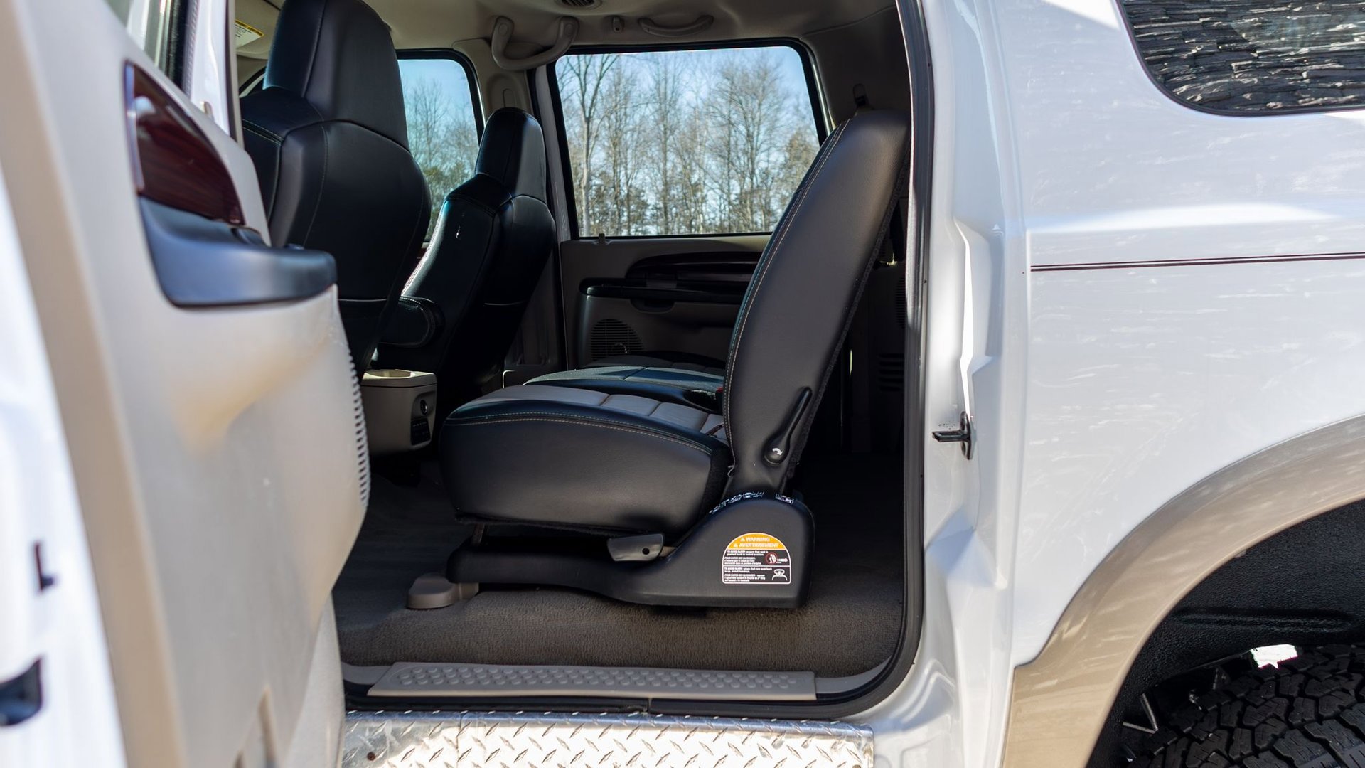 Used 2005 Ford Excursion Eddie Bauer image 21