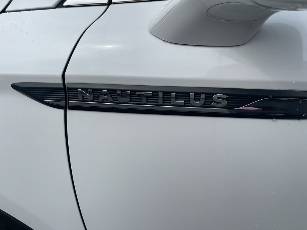 Used 2020 Lincoln Nautilus Premier w/ Equipment Group 101A image 12