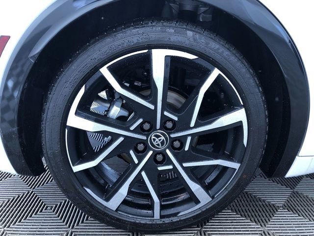 New 2026 Toyota Prius XSE image 8