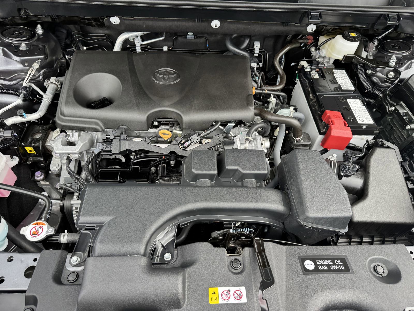 Used 2025 Toyota RAV4 XLE Premium image 30