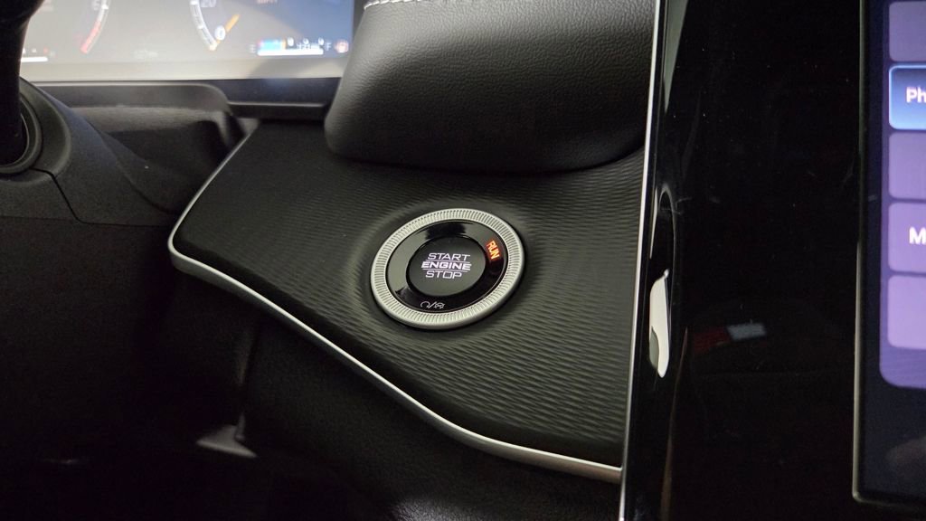 New 2025 Jeep Grand Cherokee Altitude image 20