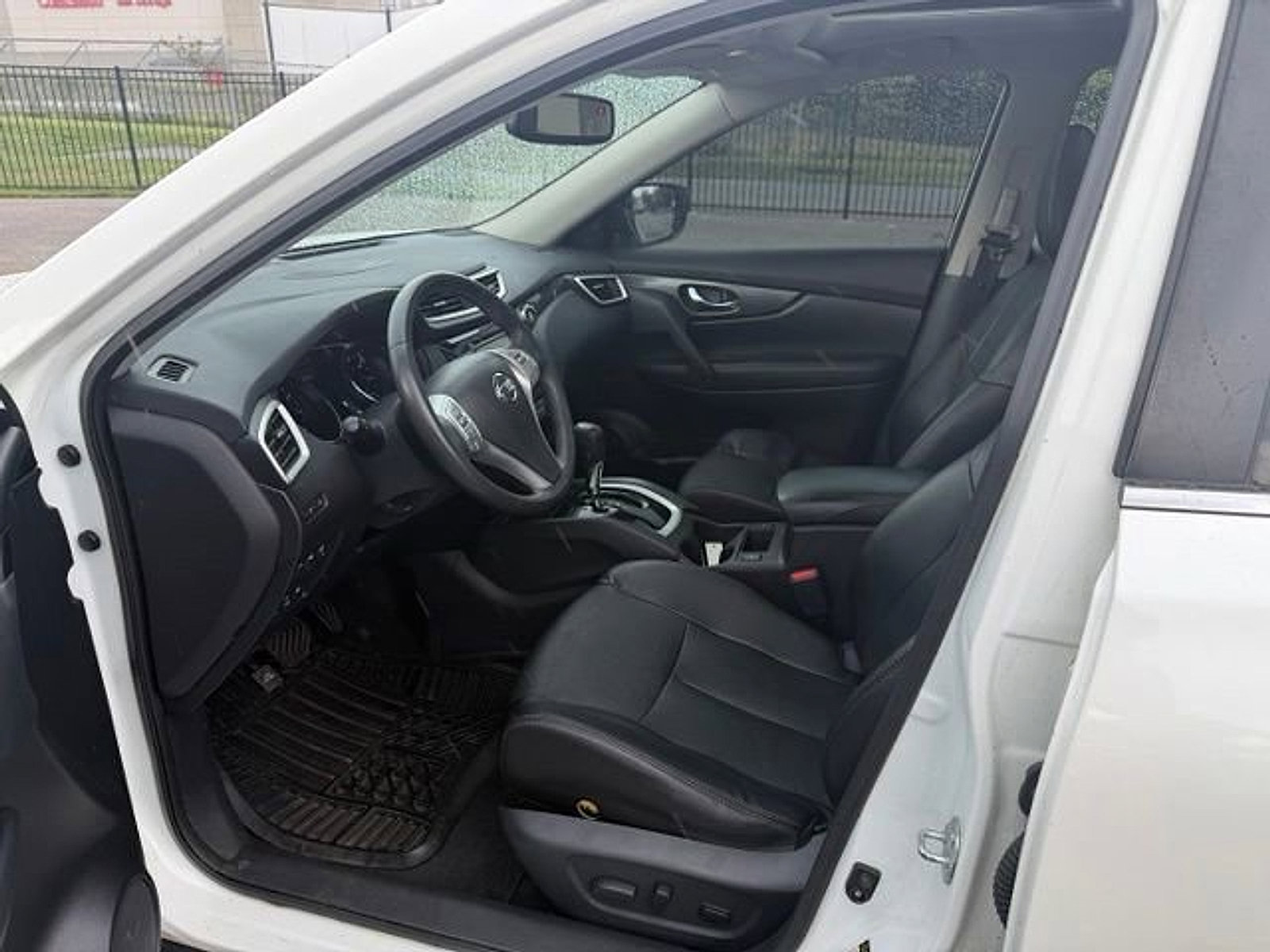 Used 2016 Nissan Rogue SL w/ SL Premium Package AWD/4WD image 9