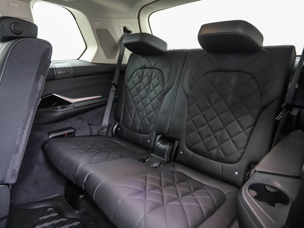 Used 2025 BMW X7 xDrive40i image 24