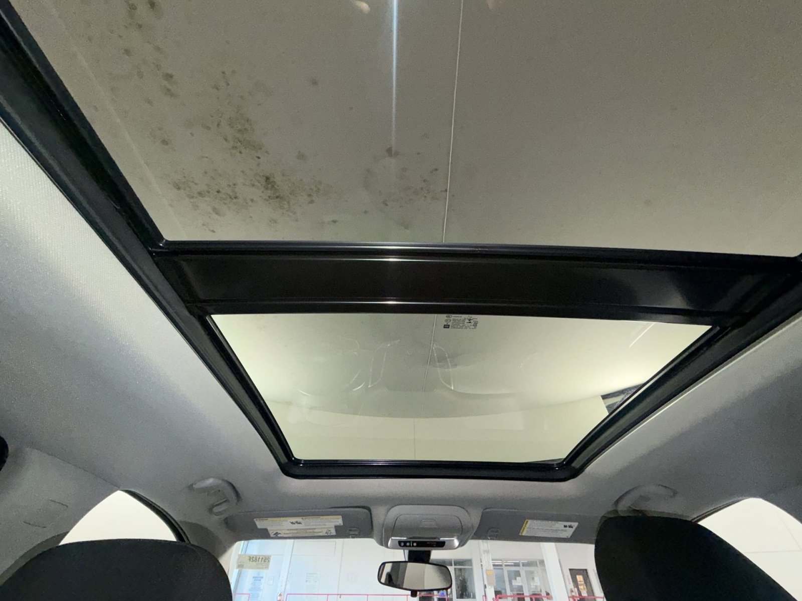 Used 2019 Chevrolet Equinox LT w/ Sun & Navigation Package image 24