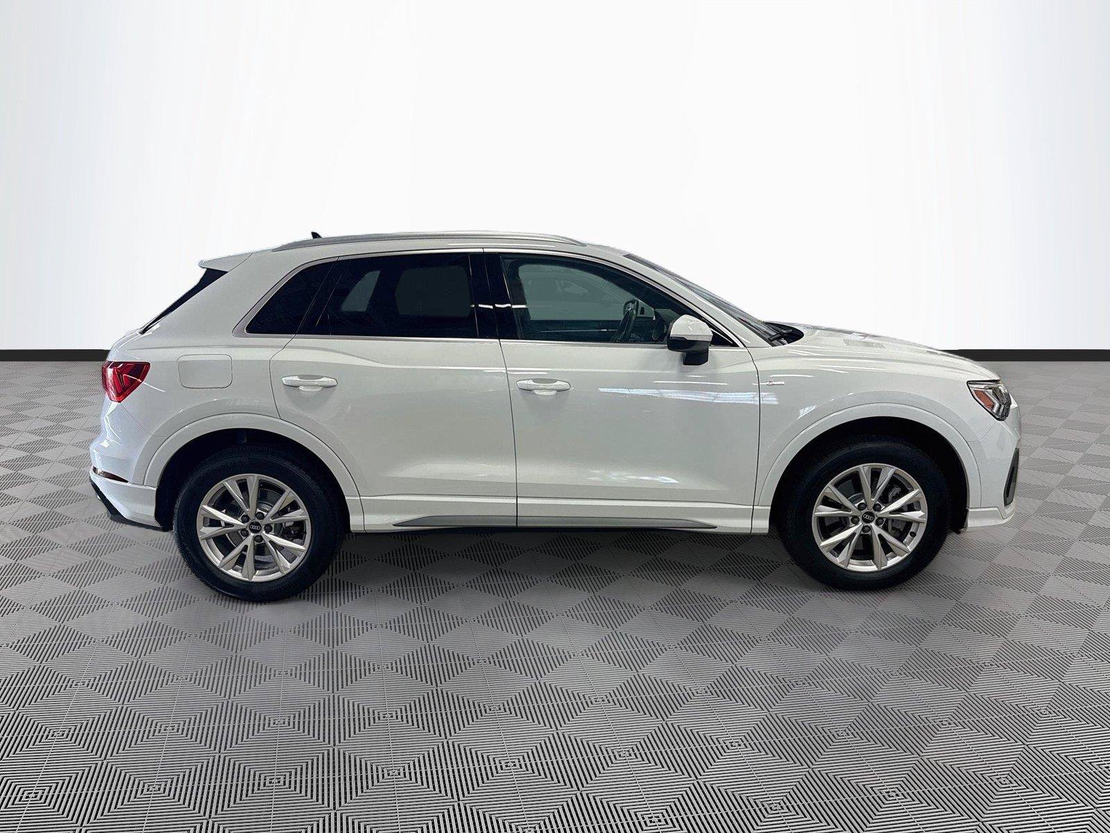 Used 2021 Audi Q3 2.0T Premium Plus w/ Premium Plus Package AWD/4WD image 8