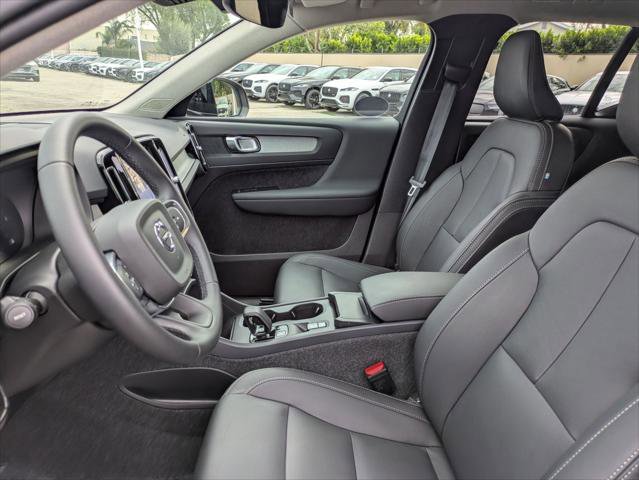 Used 2025 Volvo XC40 B5 Core w/ Protection Package Premier image 22