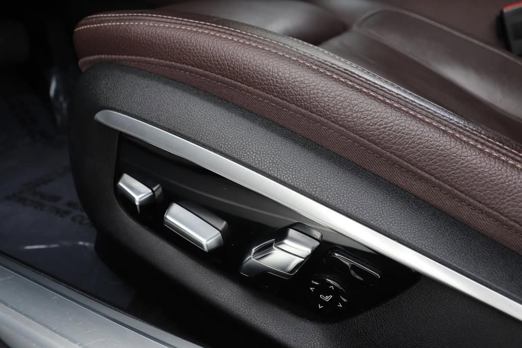 Used 2016 BMW 740i RWD image 17