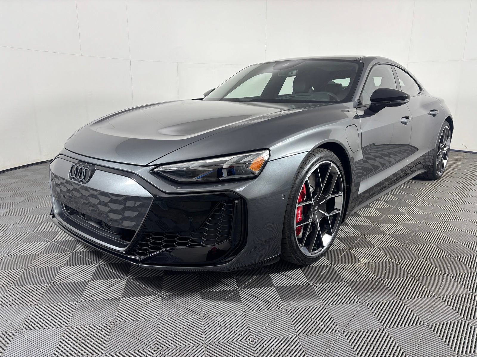 New 2026 Audi RS e-tron GT performance AWD/4WD image 3