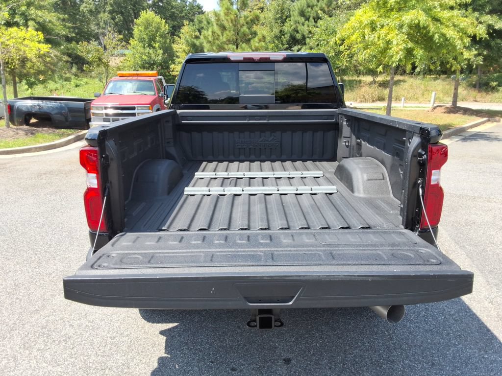 Certified 2022 Chevrolet Silverado 3500 High Country AWD/4WD image 15