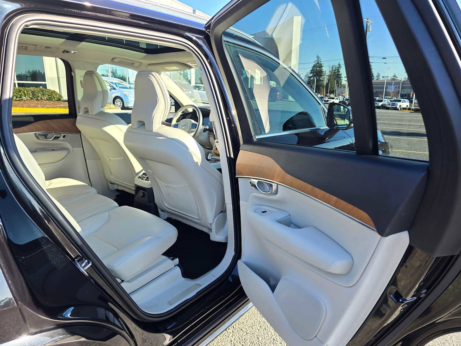 Used 2022 Volvo XC90 T8 Inscription Expression image 13