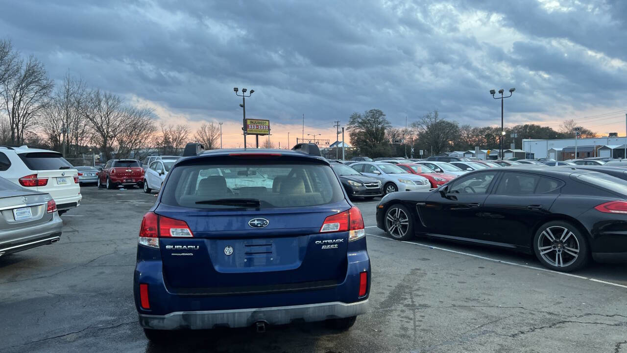 Used 2010 Subaru Outback 2.5i image 9