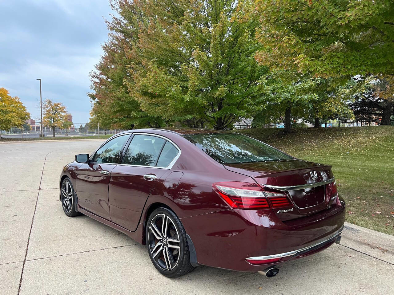 Used 2016 Honda Accord Sport image 15