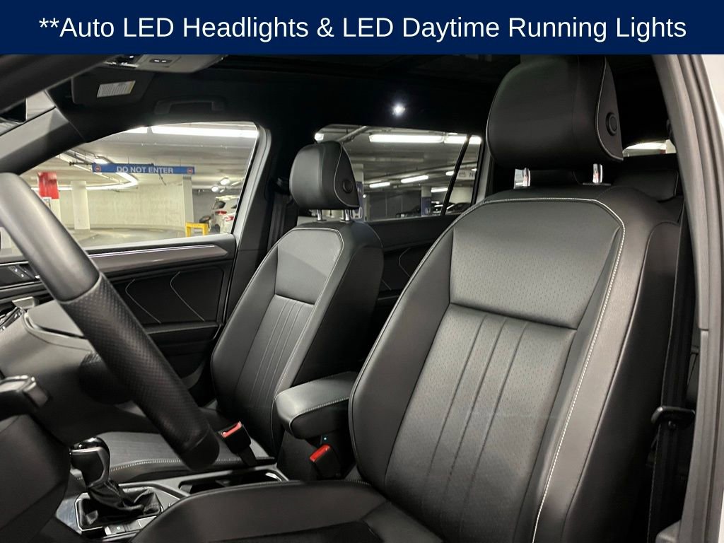 Certified 2022 Volkswagen Tiguan SE R-Line image 19