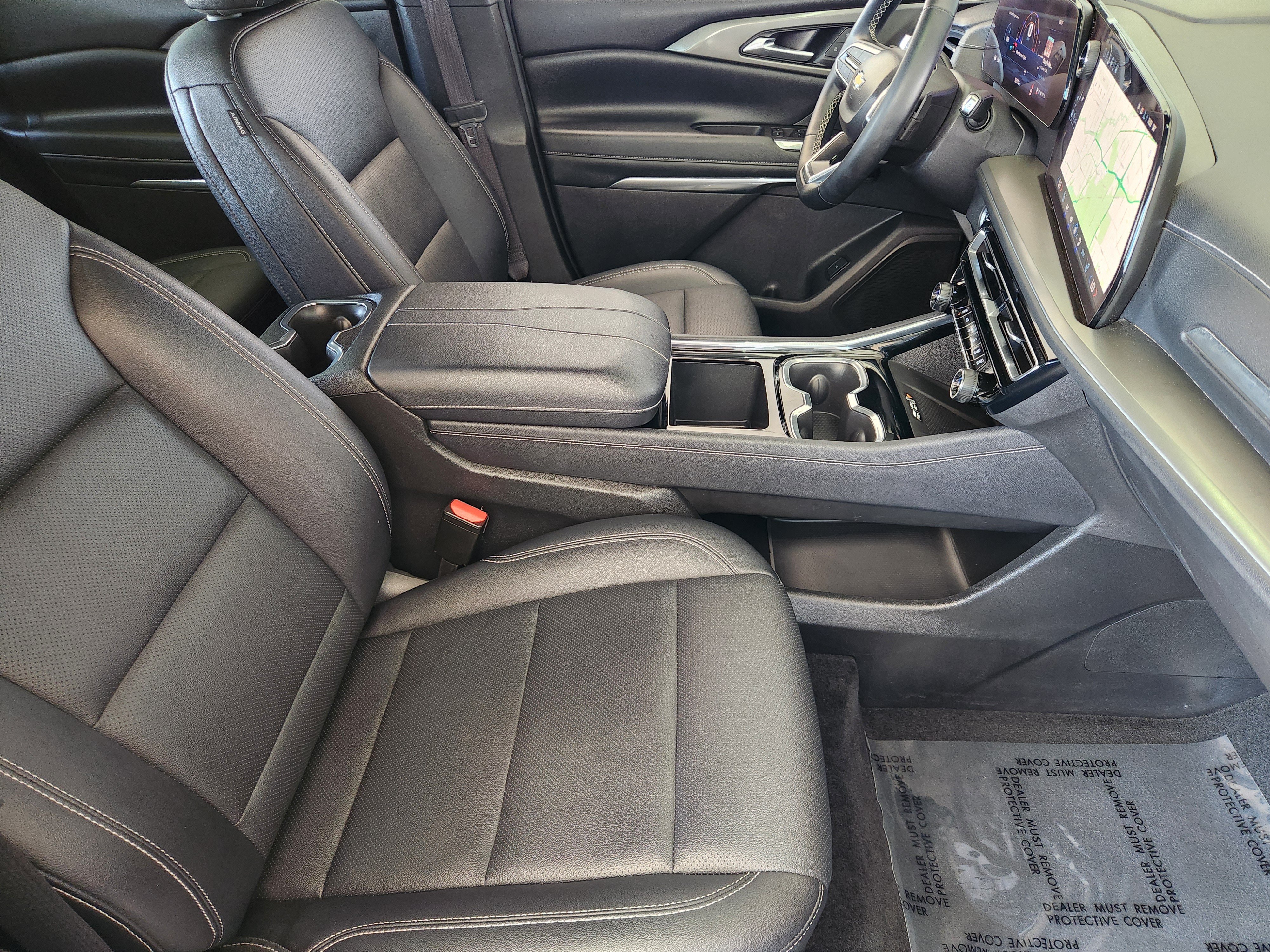 Certified 2025 Chevrolet Traverse LT FWD image 14
