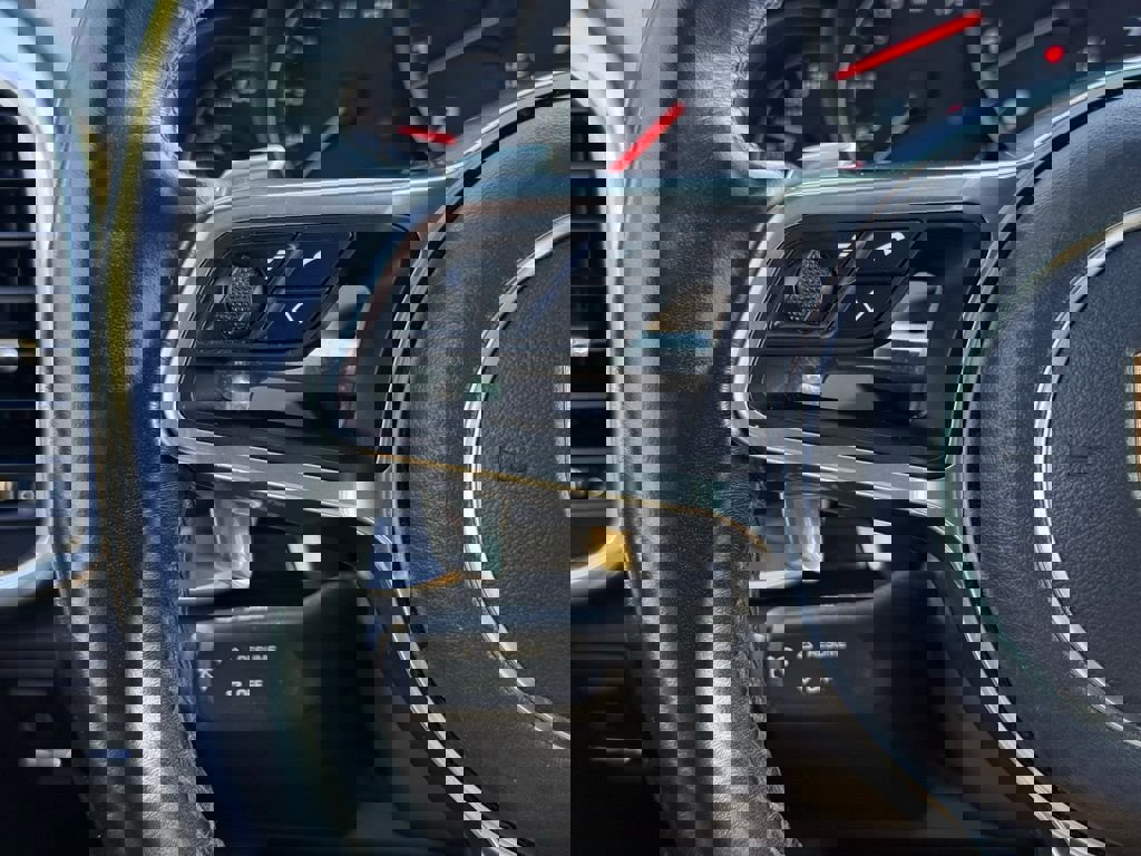 Used 2018 Porsche Cayenne Platinum Edition AWD/4WD image 32