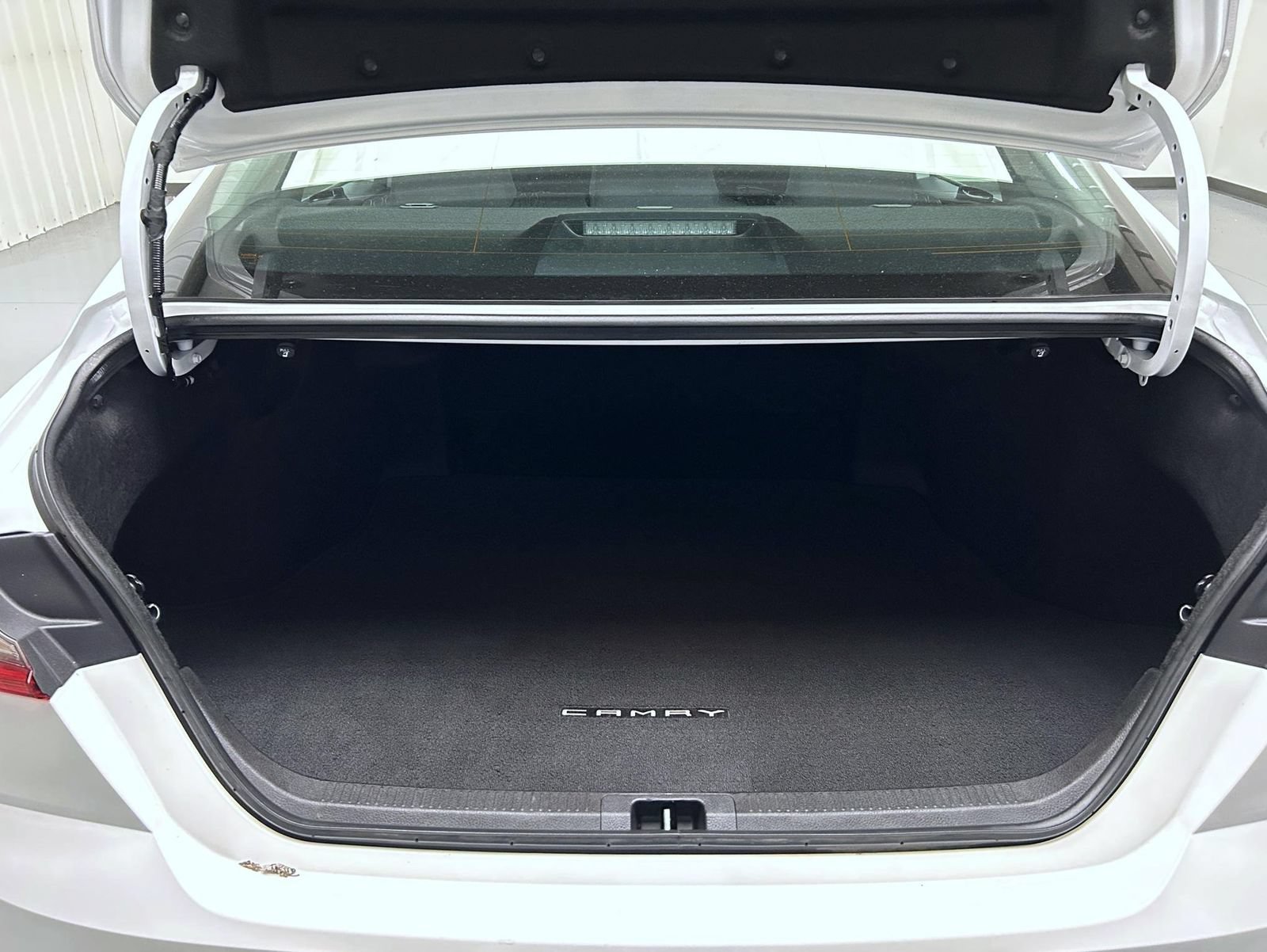 Used 2026 Toyota Camry LE FWD image 21
