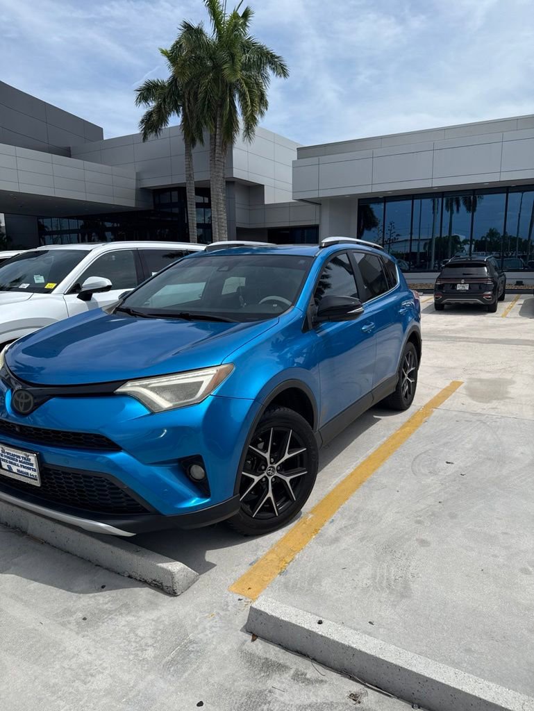 Used 2016 Toyota RAV4 SE w/ Advanced Technology Package FWD image 3