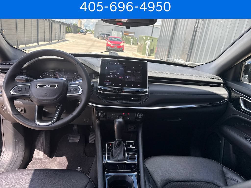 Used 2026 Jeep Compass Latitude AWD/4WD image 14