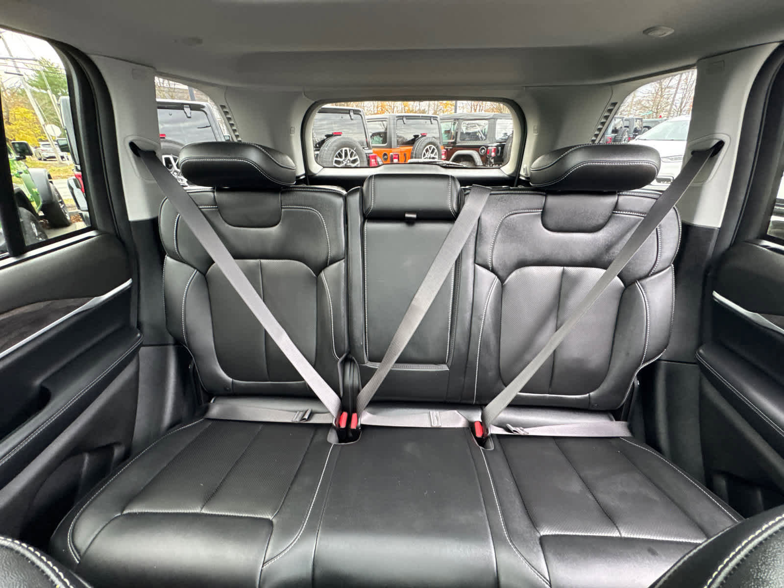 Used 2023 Jeep Grand Cherokee 30th Anniversary image 31