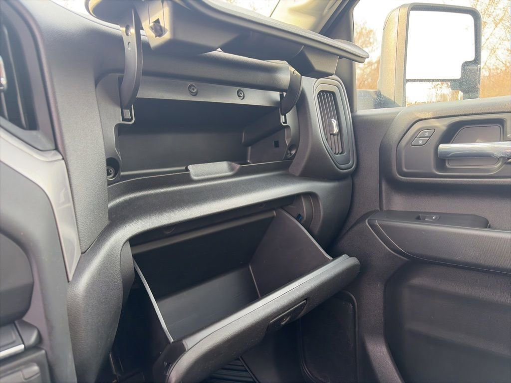 Used 2022 Chevrolet Silverado 2500 Custom w/ Custom Value Package image 19