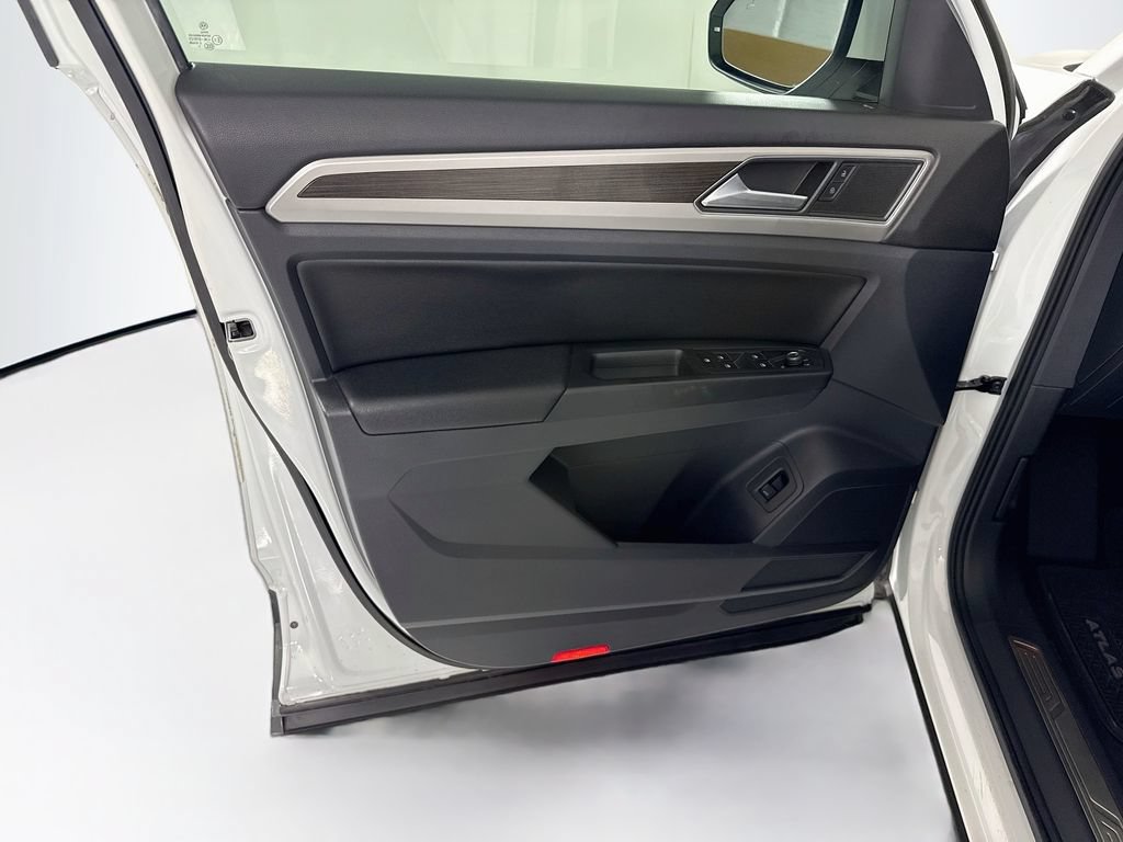 Used 2018 Volkswagen Atlas SEL AWD/4WD image 25