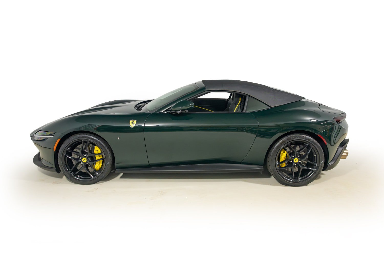 Used 2025 Ferrari Roma Spider RWD image 12
