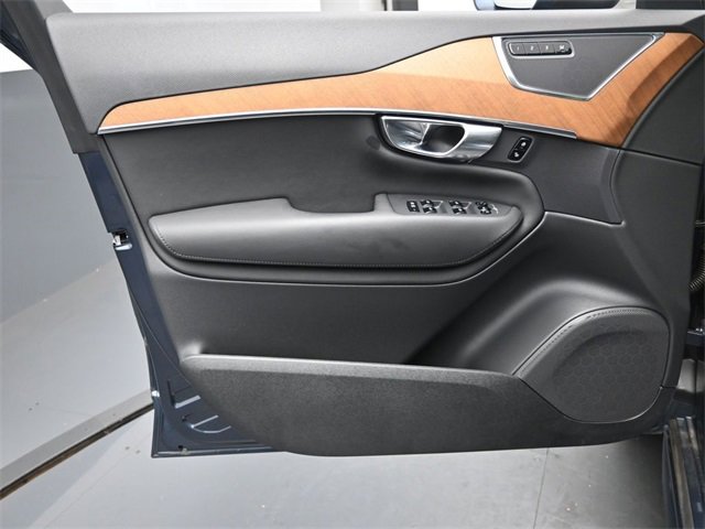 Used 2024 Volvo XC90 T8 Plus w/ Protection Package Premier image 20