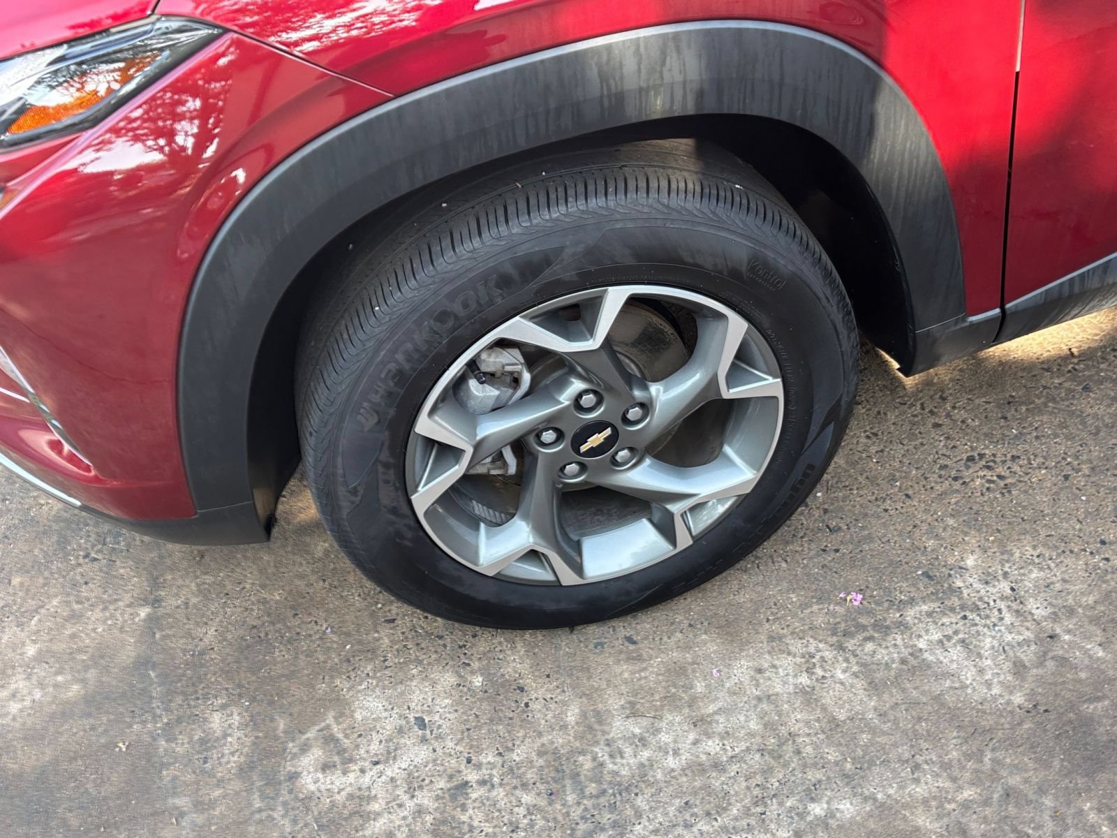 Used 2025 Chevrolet Trax LT FWD image 20