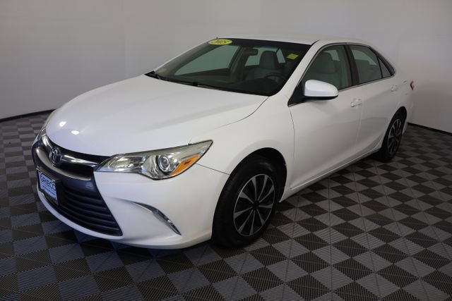 Used 2015 Toyota Camry LE FWD image 4