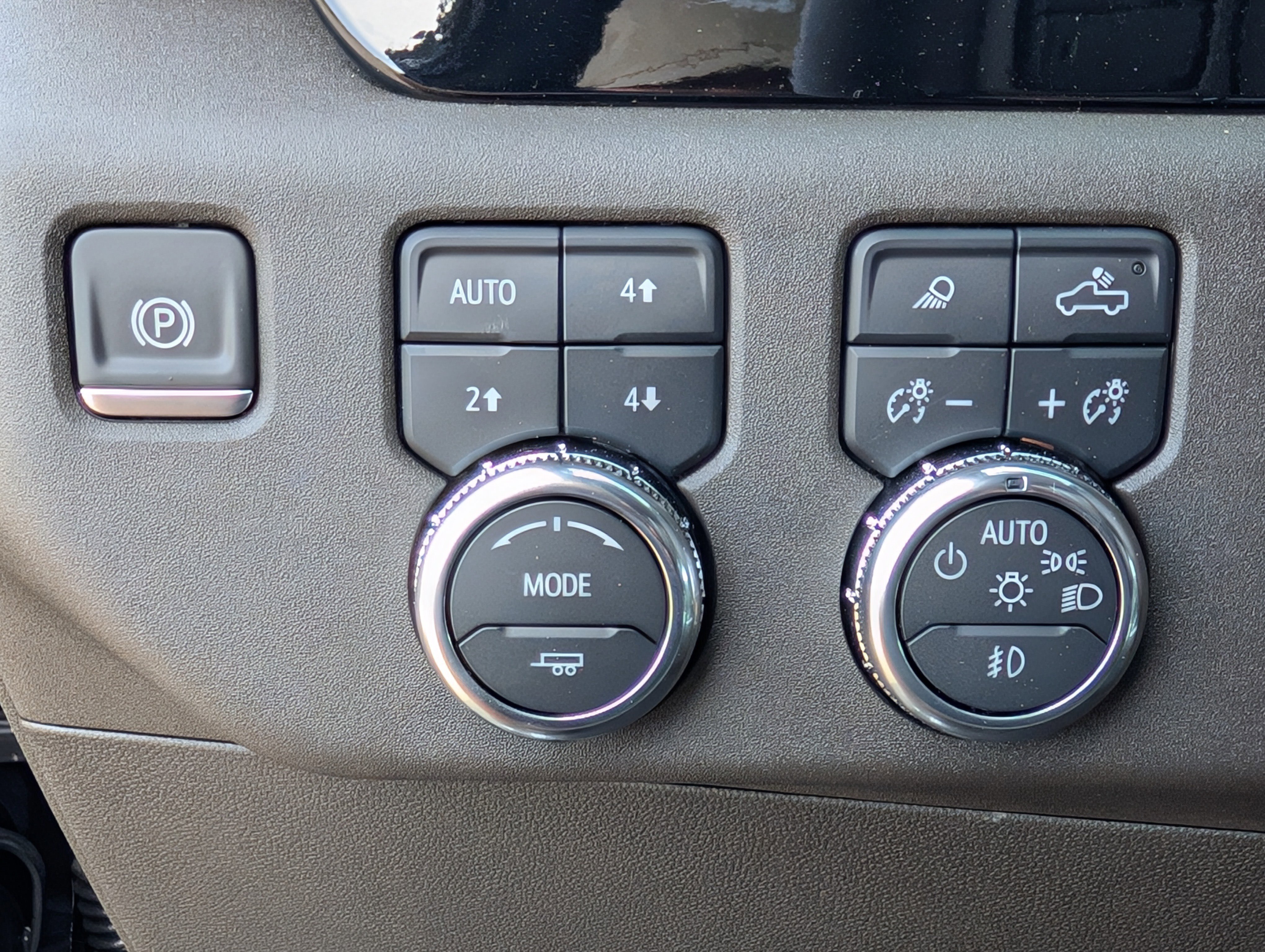 New 2025 GMC Sierra 2500 SLT w/ SLT Convenience Package image 18