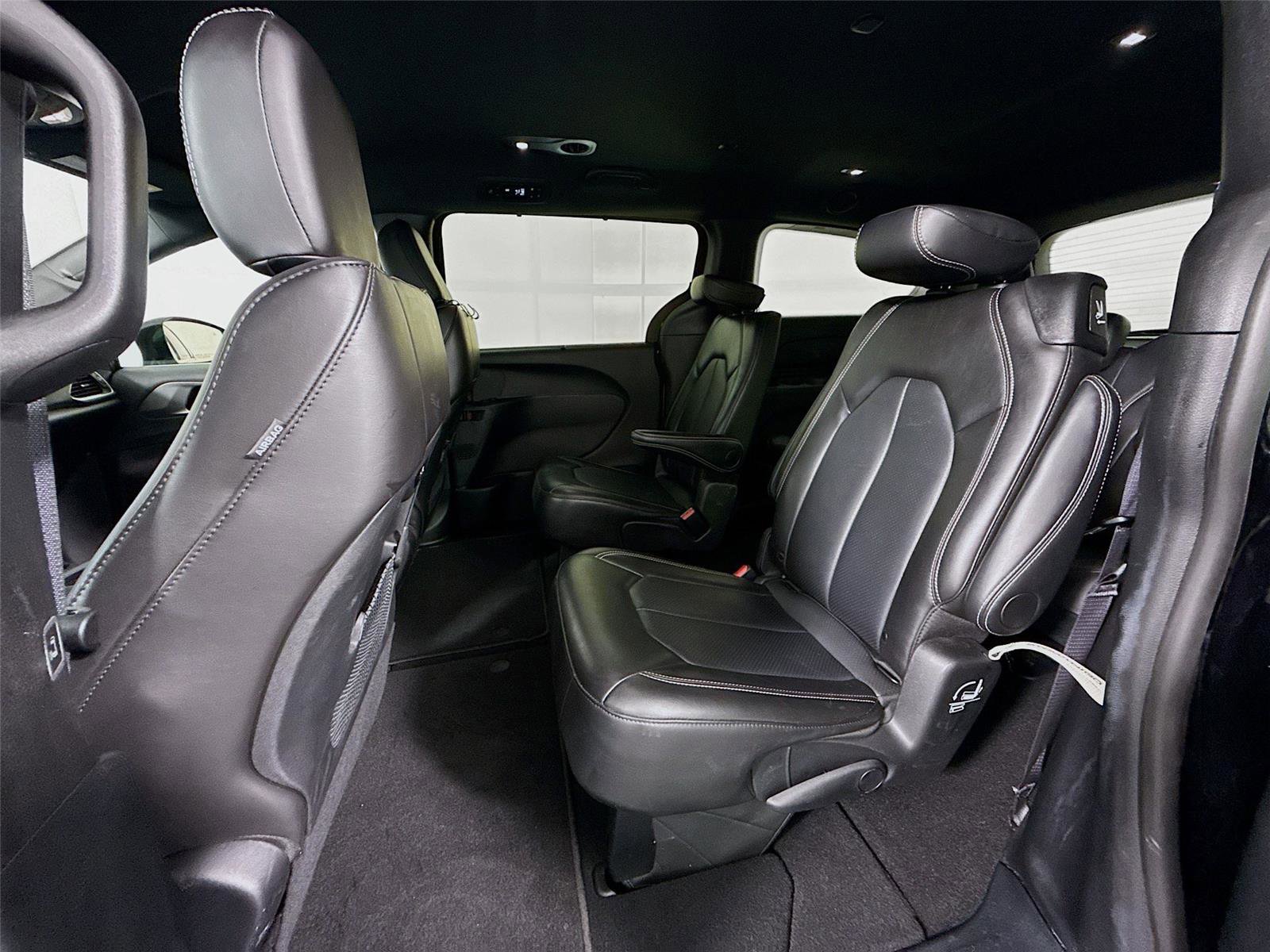 Used 2025 Chrysler Pacifica Select image 20