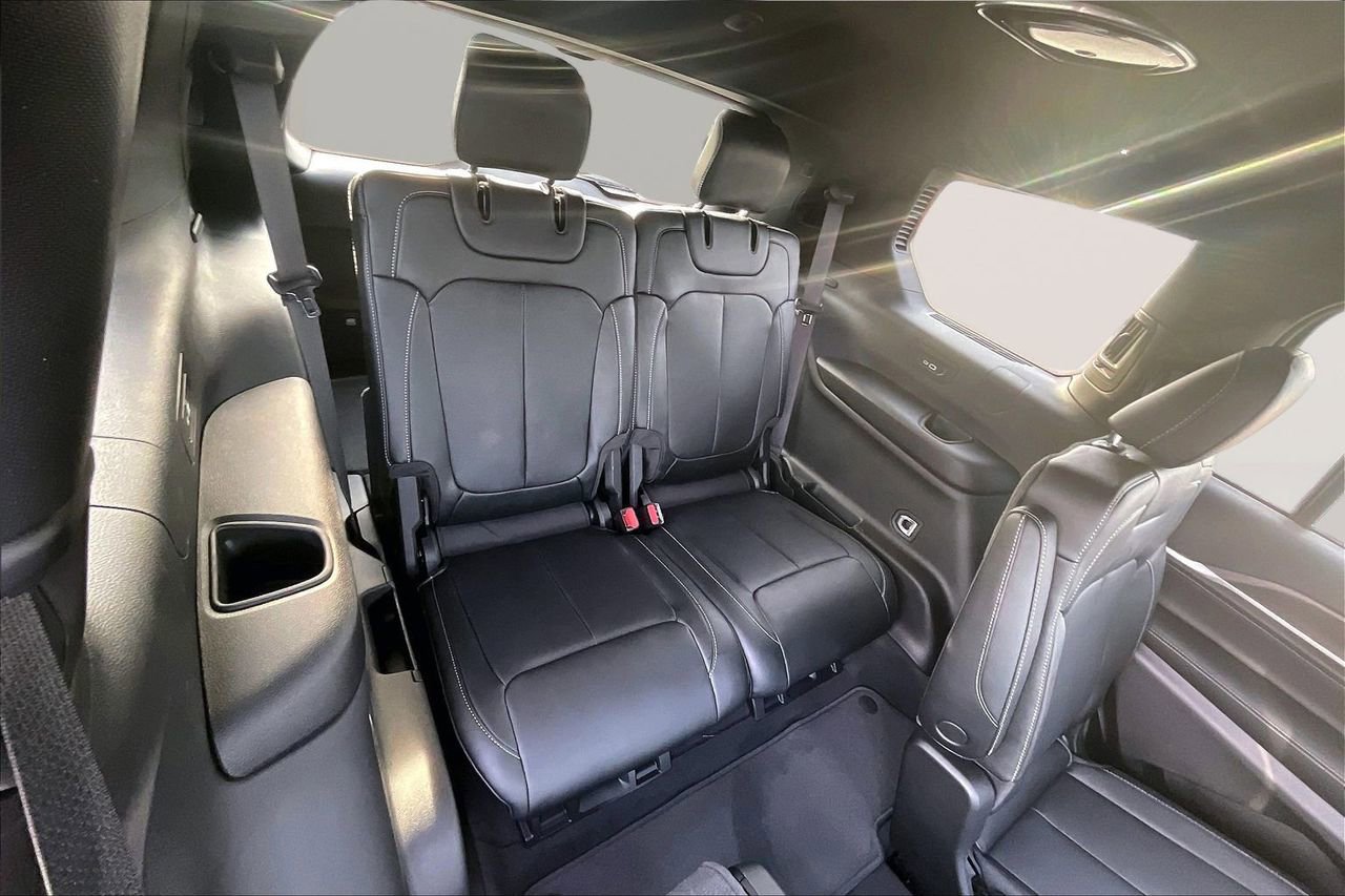 New 2026 Jeep Grand Cherokee L Limited AWD/4WD image 24