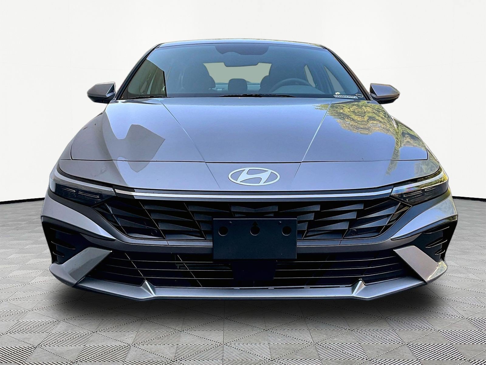 Used 2025 Hyundai Elantra SEL FWD image 2