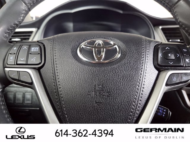 Used 2019 Toyota Highlander XLE AWD/4WD image 22
