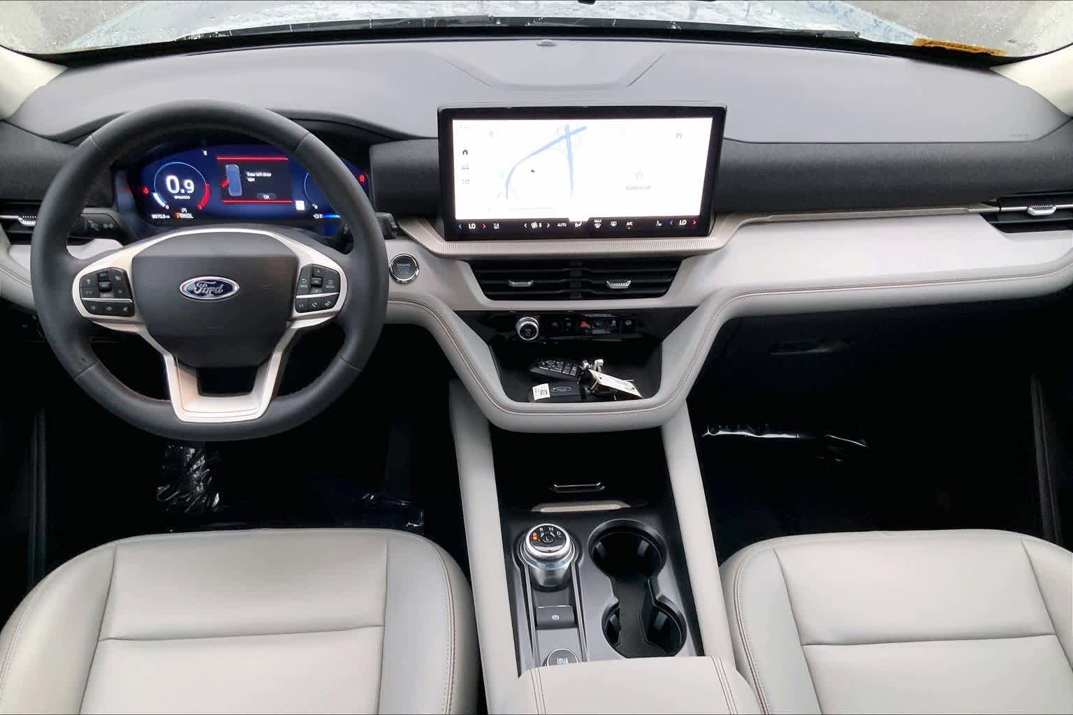 Used 2025 Ford Explorer Active w/ Active Comfort Package RWD image 15
