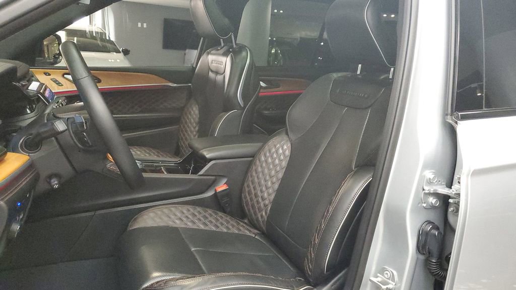 Used 2022 Jeep Grand Cherokee Summit image 21