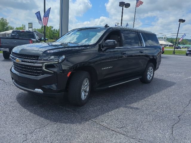 Used 2022 Chevrolet Suburban LT AWD/4WD image 5