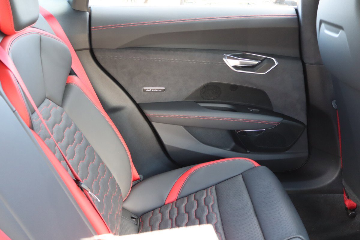 Used 2023 Audi RS e-tron GT image 19