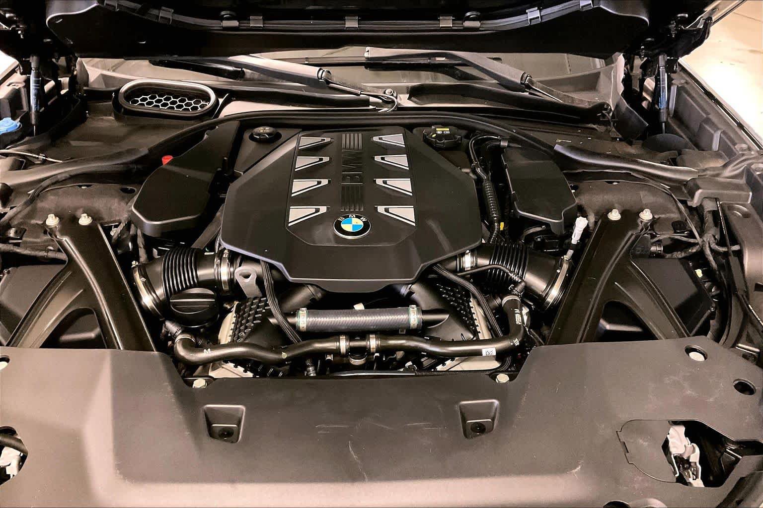 Certified 2023 BMW 760i xDrive w/ Executive Package image 28