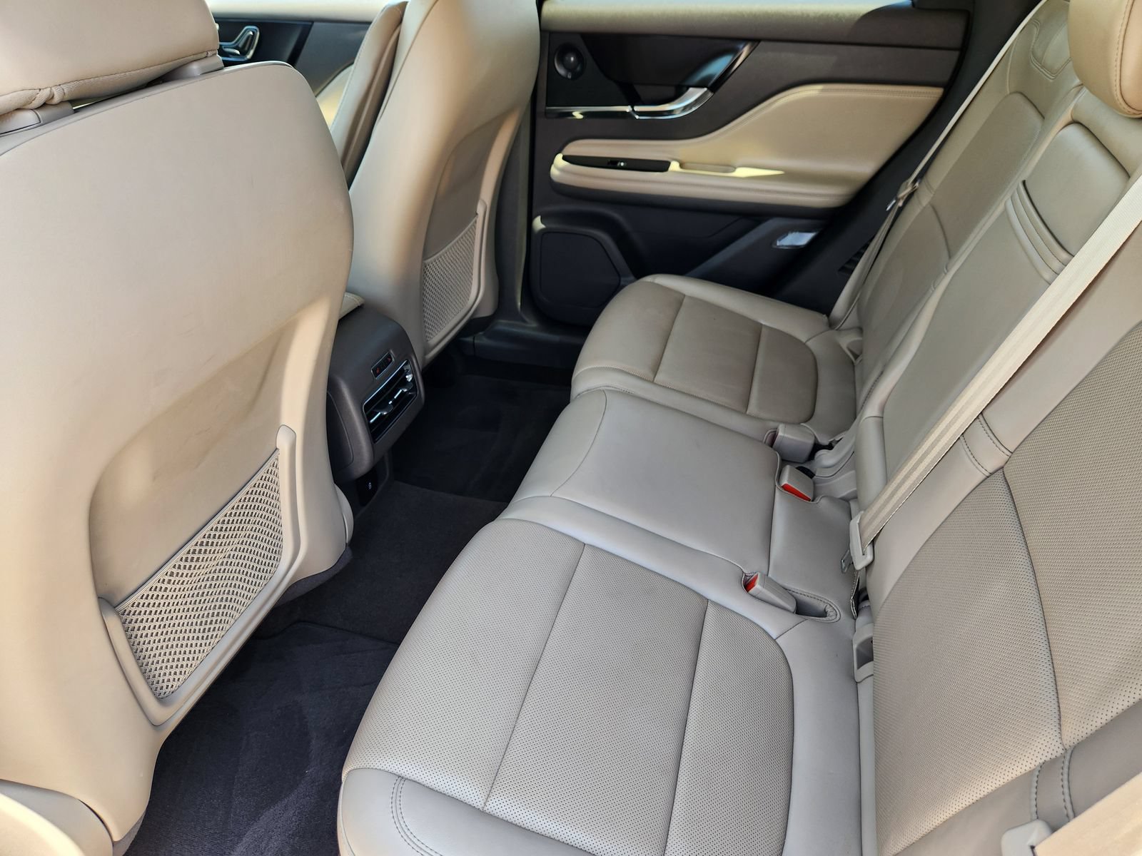 Used 2021 Lincoln Corsair Reserve w/ Elements Package FWD image 29