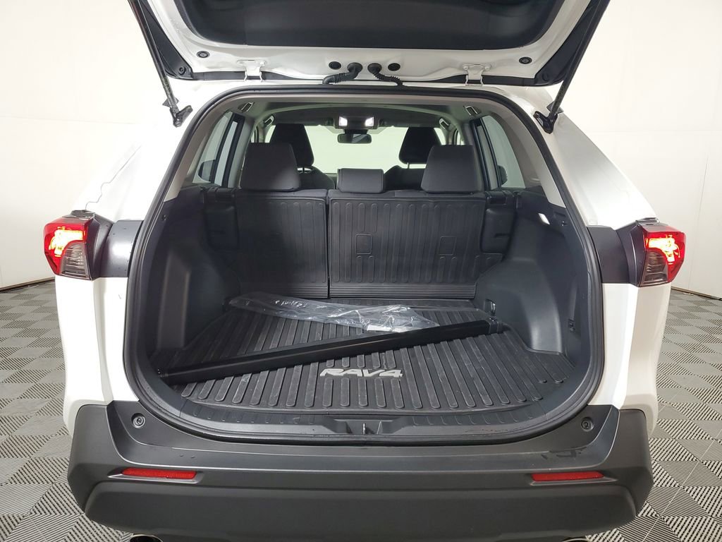 Used 2025 Toyota RAV4 XLE image 9