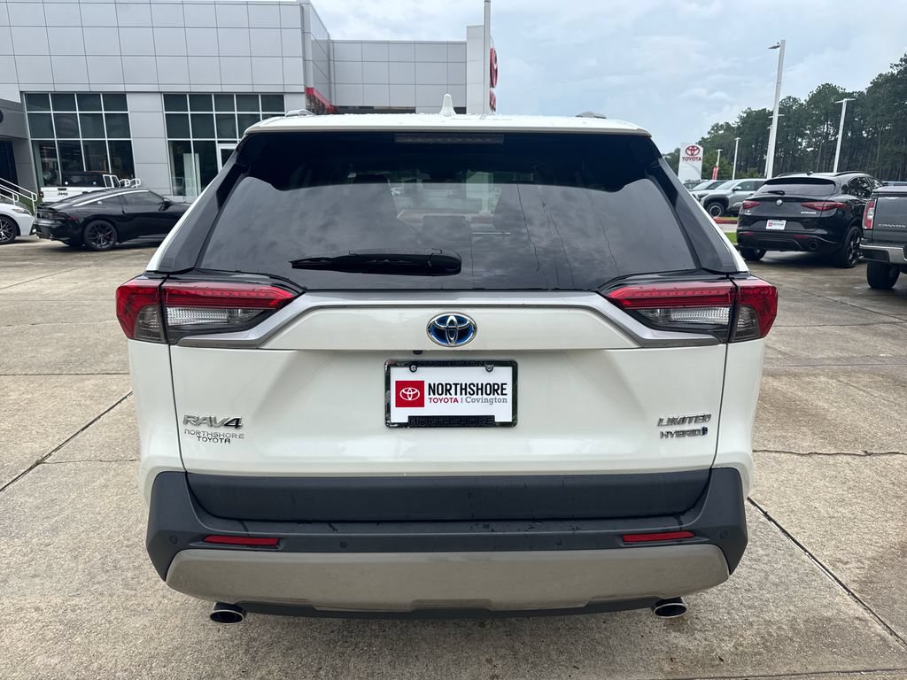 Used 2022 Toyota RAV4 Limited AWD/4WD image 4