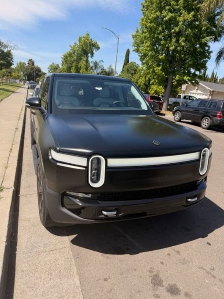 Used 2023 Rivian R1S Adventure AWD/4WD image 1